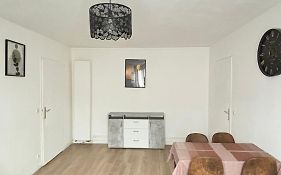 Evry Deux Pieces Confortables Dans Emplacement Ideale